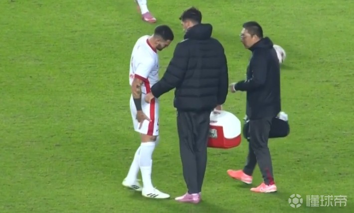 开云官网-塞维利亚队员受伤，或无法参与接下来的比赛(塞维利亚球队怎么样)