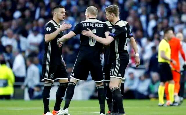 法国劲旅遭遇阿贾克斯挑战，欧冠征程落幕